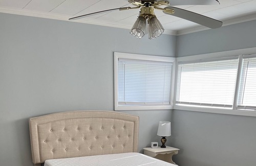 Brewer House | 🏡 Charming 3-Bedroom, 1-Bath Rental Home in Brewer, ME.
