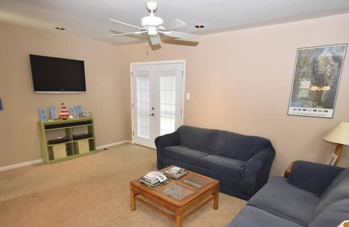 Village Green House | Charming 3 bedroom, 2 bath ranch style home with Coastal decor will make your stay a delight in Cape May.