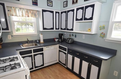 Village Green House | Charming 3 bedroom, 2 bath ranch style home with Coastal decor will make your stay a delight in Cape May.