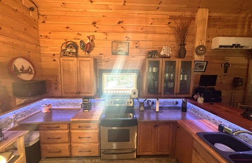 Fort McCoy Cabin | Charming 3 Bedroom, 2 Bath Custom Built Log Cabin in Ocala National Forest.
