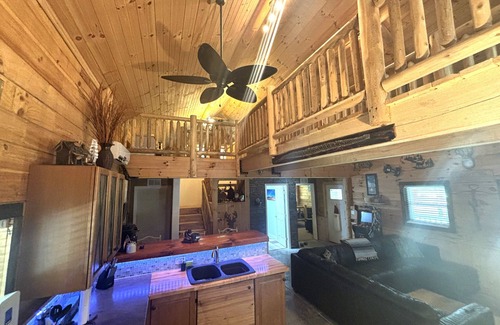 Fort McCoy Cabin | Charming 3 Bedroom, 2 Bath Custom Built Log Cabin in Ocala National Forest.