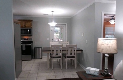 Lexington Apartment | Charming 3 Bedroom/2 Bath duplex (Completely Furnished + utilities).