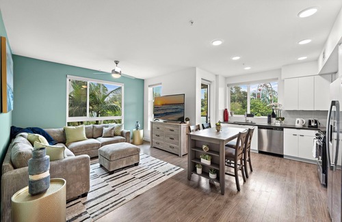 Lyon Street Apartment | Charming 3-bedroom apartment next to Disneyland/Newport/Irvine