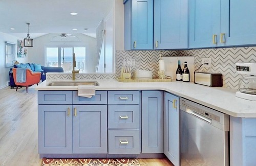 Milford Cottage | Charming 3 Bedroom Beach Front Cottage