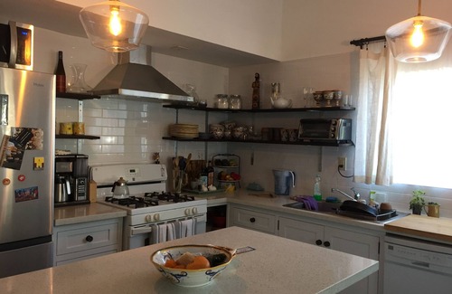 North Central House | Charming 3-bedroom bungalow in fabulous Pasadena