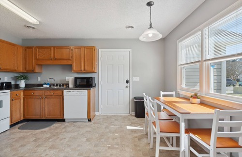 Kings Grant Cottage | Charming 3-bedroom cottage in Wilmington close to Wrightsville Beach