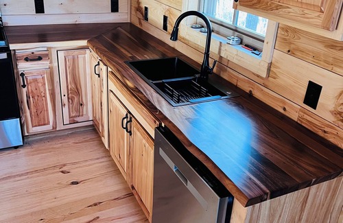 Tullahoma Cabin | Charming 3-bedroom cabin with WiFi, in Tullahoma out at Tim’s Ford Lake.
