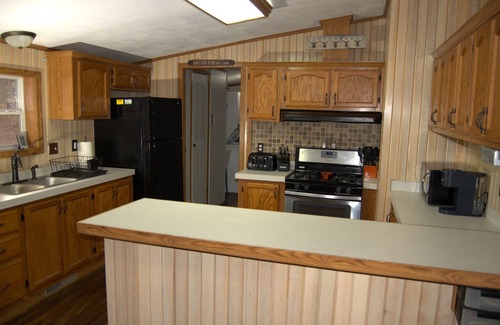 Crivitz Cabin | Charming 3-bedroom cabin in lovely Crooked Lake with AC, WiFi, ATV Trails