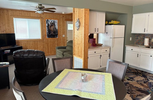 Lake City Cottage | Charming 3-bedroom cottage in Lake City with AC, WiFi with lake access
