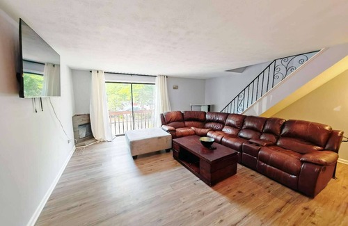 Rochester Condo | Charming 3-bedroom condo in beautiful Rochester with AC, WiFi