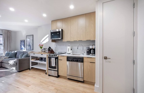 Williamsburg House | Charming 3-bedroom condo-hotel with AC and WiFi in fantastic Brooklyn