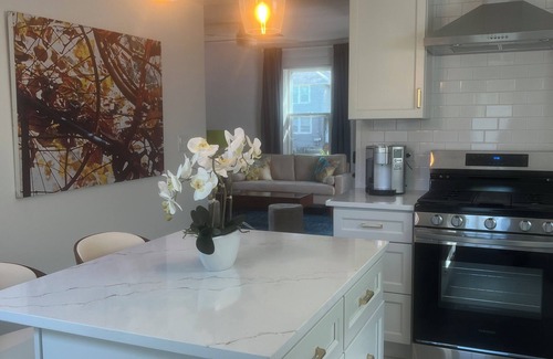 Geneva House | Charming 3-bedroom cottage with WiFi and AC in beautiful Geneva