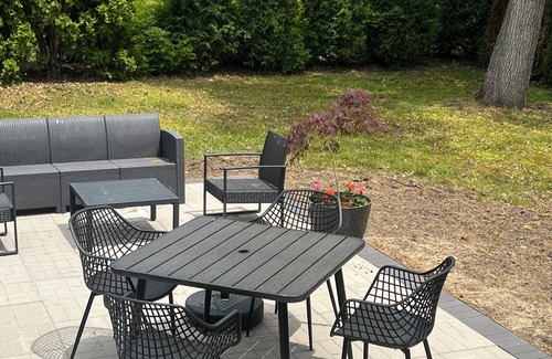Geneva House | Charming 3-bedroom cottage with WiFi and AC in beautiful Geneva