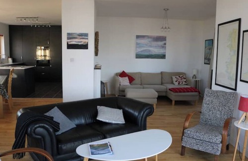 Killadoon Cottage | Charming 3-Bedroom Cottage in a Peaceful Countryside Setting