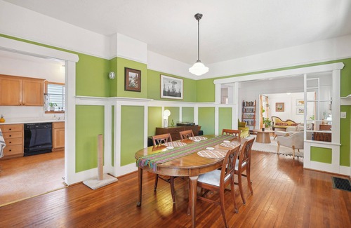Belmont House | Charming 3-bedroom Craftsman house in Laurelhurst