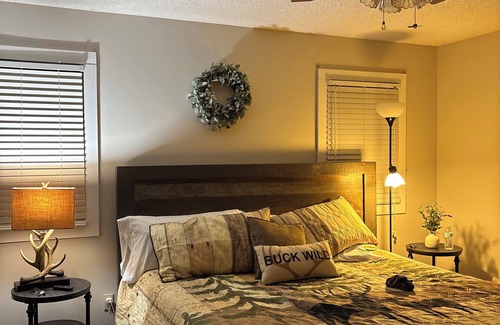 Saline County Other | Charming 3-bedroom farmhouse with WiFi, Heat AC in wonderful Stonefort Illinois.