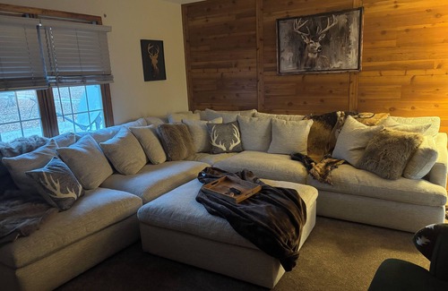 Saline County Other | Charming 3-bedroom farmhouse with WiFi, Heat AC in wonderful Stonefort Illinois.
