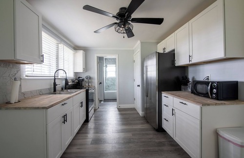 Kalkaska Other | Charming 3-bedroom farmhouse in Kalkaska with Wi-Fi, AC