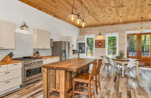 Lebanon Other | Charming 3-bedroom Farmhouse in the Seacoast