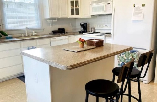 McCain Other | Charming 3-bedroom farmhouse in terrific Durham with AC, WiFi