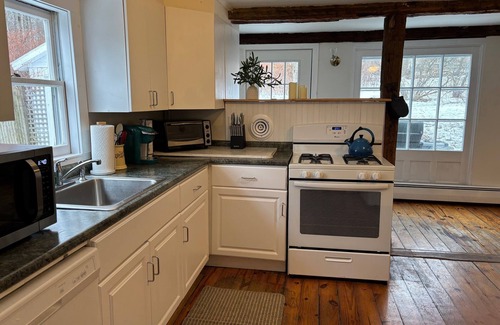 Lenox House | Charming 3-bedroom farmhouse in Lenox