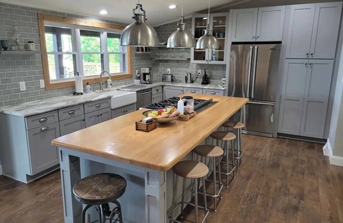 Burnt Chimney House | Charming 3-bedroom house with fitness room, WiFi in brilliant Blue Ridge