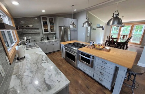Burnt Chimney House | Charming 3-bedroom house with fitness room, WiFi in brilliant Blue Ridge