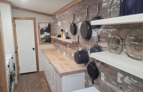 Burnt Chimney House | Charming 3-bedroom house with fitness room, WiFi in brilliant Blue Ridge