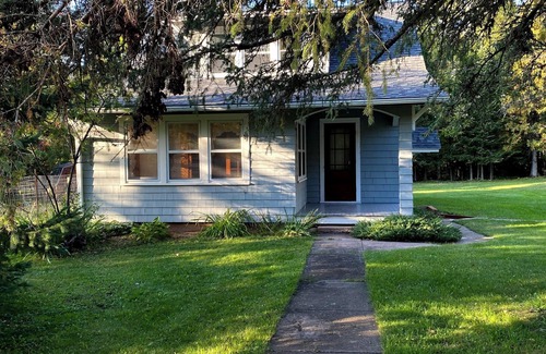 Cornucopia House | Charming 3-bedroom house within walking distance to the beaches