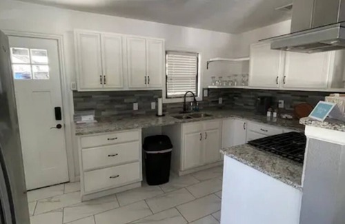 Fort Worth Cultural District House | Charming 3-bedroom house in delightful Fort Worth with WiFi, AC