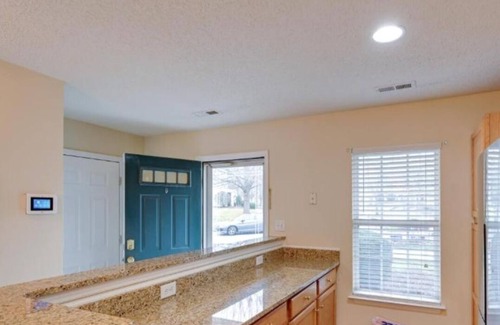 Greensboro House | Charming 3-bedroom house in lovely Greensboro with WiFi, AC
