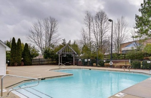 Greensboro House | Charming 3-bedroom house in lovely Greensboro with WiFi, AC