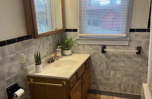 Jamesville House | Charming 3-bedroom house in delightful Jamesville with WiFi