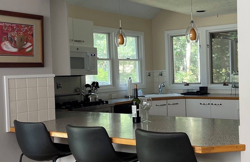 East Chop House | Charming 3-bedroom house in OakBluffs, walking distance to Circuit Ave!