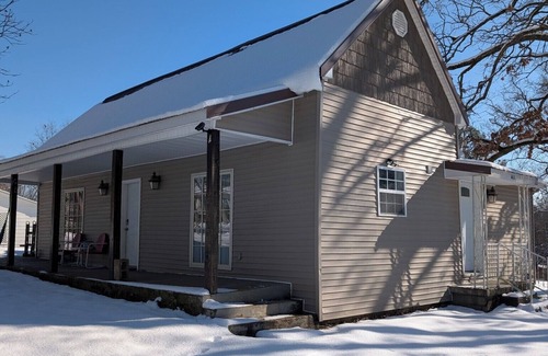 Pocahontas House | Charming 3-bedroom house in lovely Pocahontas with WiFi, AC