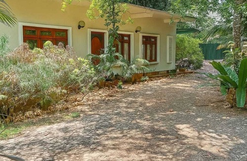 Kandy House | Charming 3-Bedroom Hillside Bungalow in Kandy | Perfect for Getaways