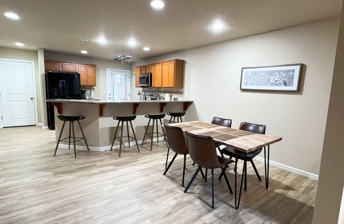 Aloha House | Charming 3-bedroom house in wonderful Beaverton with WiFi, AC