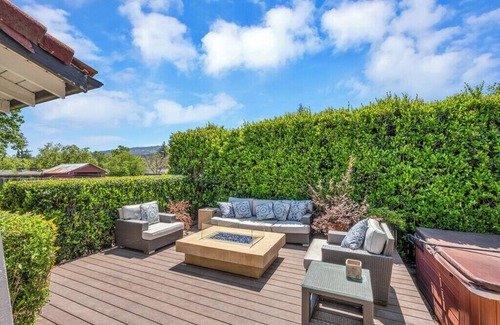 Calistoga House | Charming 3-bedroom house in beautiful Calistoga with AC, WiFi, Pool & Hot Tub