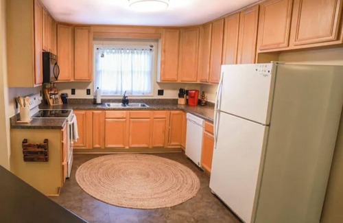 Paw Creek House | Charming 3-bedroom house in delightful Charlotte