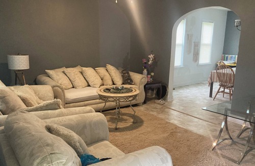 Garfield Heights House | CHARMING 3-BEDROOM HOUSE/A ROOM FOR RENT, with WiFi, AC in lovely Cleveland.