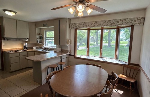Coldwater Cottage | Charming 3-bedroom home on Coldwater Lake