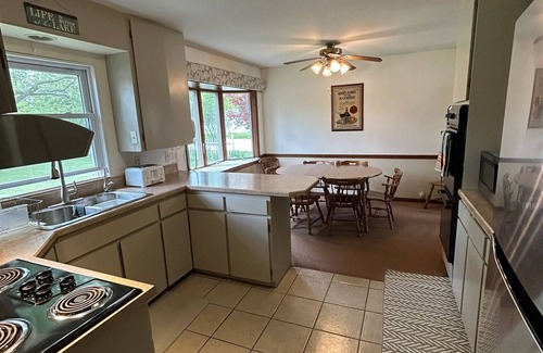 Coldwater Cottage | Charming 3-bedroom home on Coldwater Lake