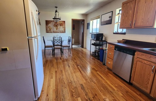 Kachina Village House | Charming 3-bedroom house with WiFi, dog friendly, hot tub, and AC in Flagstaff