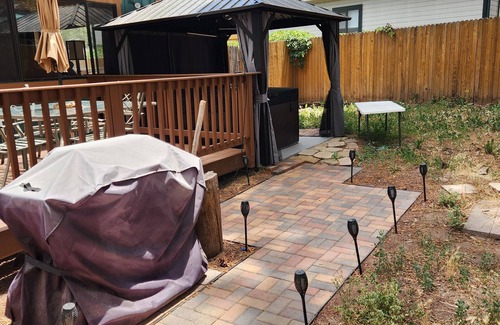 Kachina Village House | Charming 3-bedroom house with WiFi, dog friendly, hot tub, and AC in Flagstaff