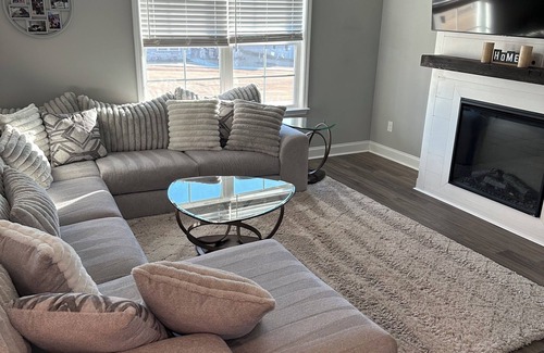 Grovetown House | Charming 3 bedroom house with AC/WiFi in Grovetown. 9.9 miles from the Master's