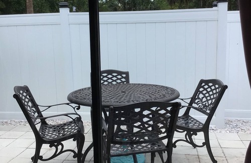 Homosassa House | Charming 3 Bedroom Homosassa Hibiscus House! Perfect for 6 guests and pets