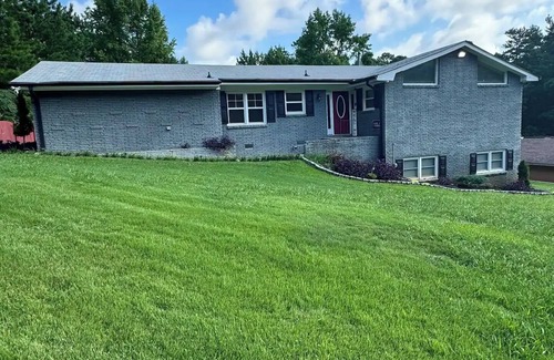 Jonesboro House | Charming 3-bedroom house with AC, fitness room in awesome Jonesboro
