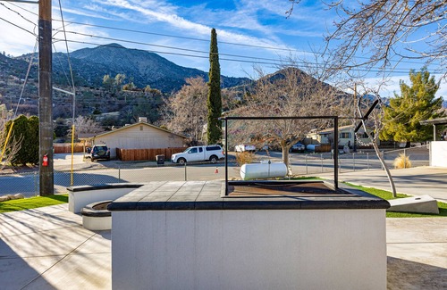 Kernville House | Charming 3-bedroom house in delightful Kernville with AC