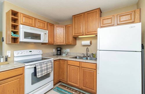 Tropic House | Charming 3-bedroom house mins from beach and USSSA Complex