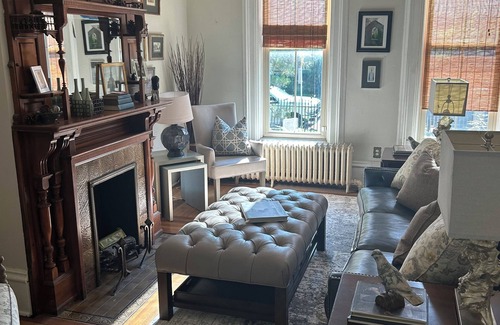 Fifth Ward House | Charming 3-bedroom house in Milwaukee. 10 minutes to the convention center.